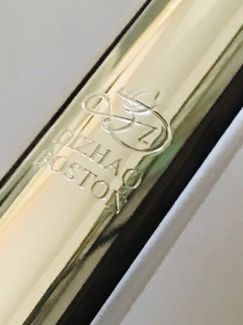 IMG_1062.jpg New DiZhao DZ-801 BEF, #C#D, Solid Silver Headjoint and body with 14k Gold Riser, Offset G, C# Trill, D# Roller, Split E Mechanism, Factory Warranty!