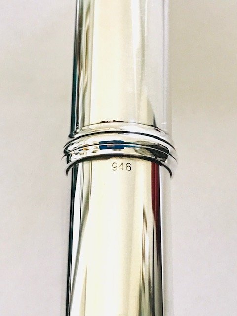 Altus 1807-AL .946 Silver Seamed Tube Flute, In-line G, with both C and B Footjoints, Includes 2 Different Altus Headjoints, Refurbished with Warranty