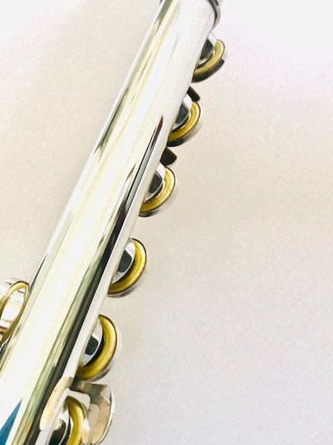 Altus 1807-AL .946 Silver Seamed Tube Flute, In-line G, with both C and B Footjoints, Includes 2 Different Altus Headjoints, Refurbished with Warranty