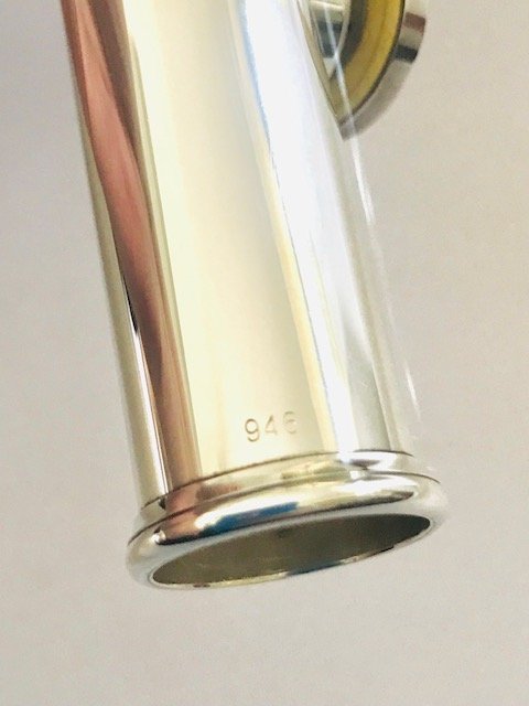 Altus 1807-AL .946 Silver Seamed Tube Flute, In-line G, with both C and B Footjoints, Includes 2 Different Altus Headjoints, Refurbished with Warranty