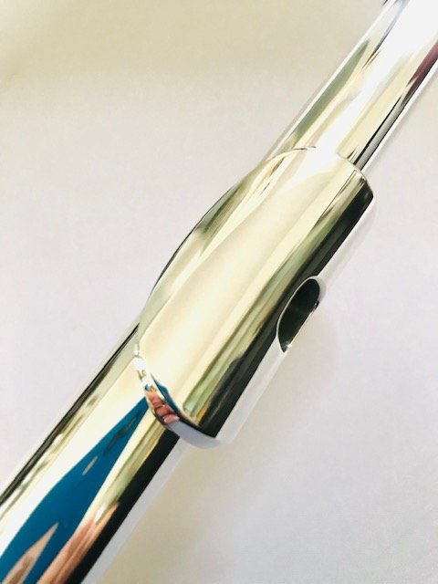 Altus 1807-AL .946 Silver Seamed Tube Flute, In-line G, with both C and B Footjoints, Includes 2 Different Altus Headjoints, Refurbished with Warranty