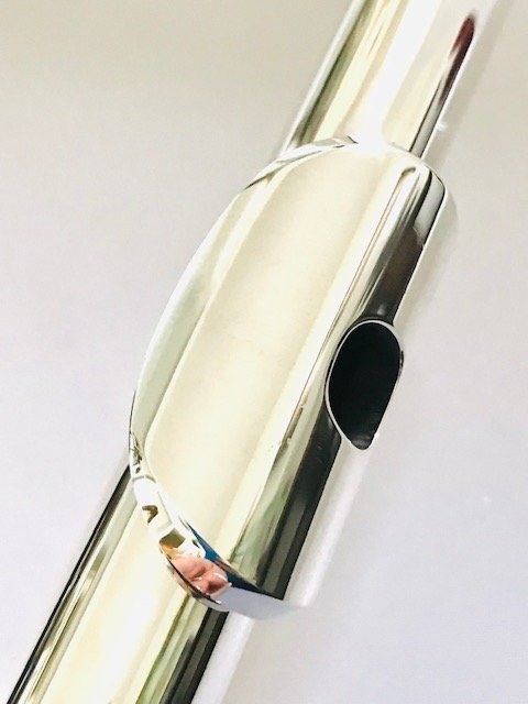 Altus 1807-AL .946 Silver Seamed Tube Flute, In-line G, with both C and B Footjoints, Includes 2 Different Altus Headjoints, Refurbished with Warranty
