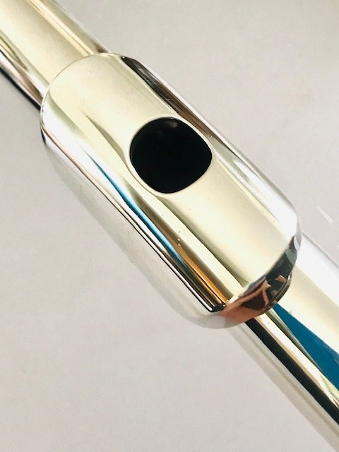 Altus 1807-AL .946 Silver Seamed Tube Flute, In-line G, with both C and B Footjoints, Includes 2 Different Altus Headjoints, Refurbished with Warranty