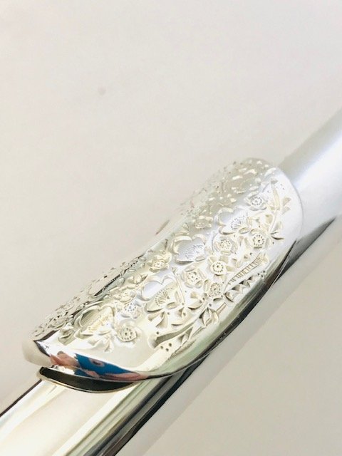 IMG_4870-1.jpg SOLD - Song .995 Silver Flute Headjoint, Engraved Lipplate, Ruby Crown, Warranty!