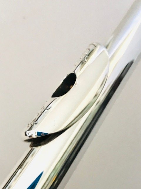 IMG_4872-1.jpg SOLD - Song .995 Silver Flute Headjoint, Engraved Lipplate, Ruby Crown, Warranty!