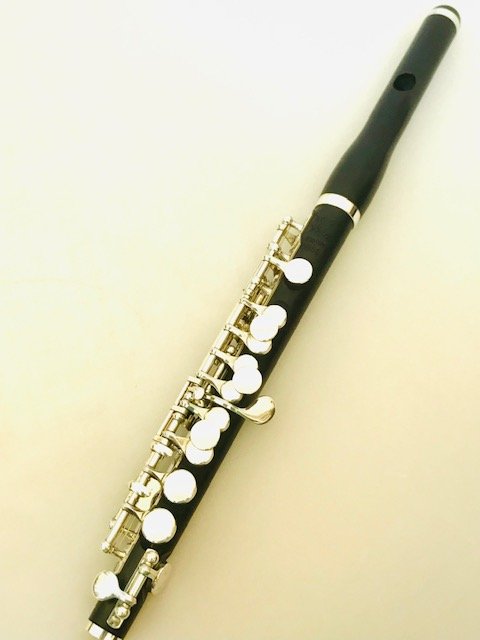 IMG_4887.jpg Burkart & Phelan Professional Piccolo, Wave cut headjoint, Sterling Mechanism, serviced with warranty!