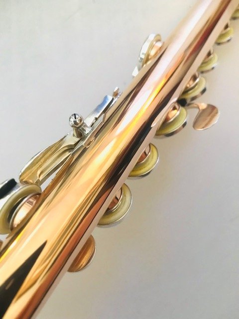 IMG_5017-1.jpg Powell 9k Aurumite Handmade Conservatory, Offset G, C# Trill, High E Facilitator, Warranty