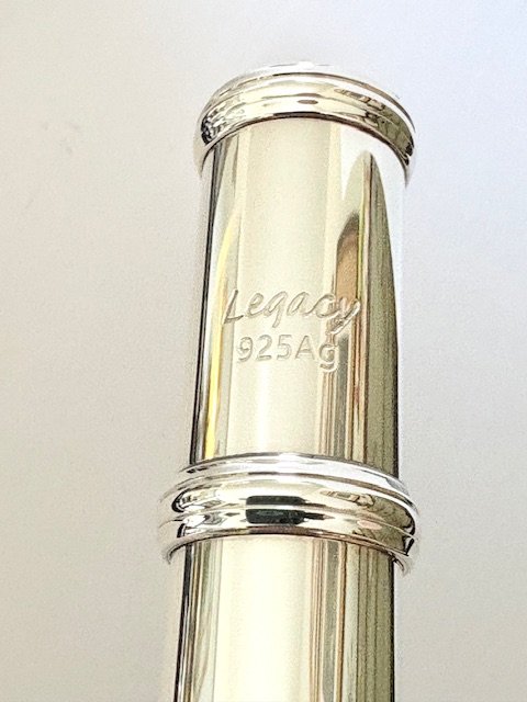 IMG_5546.jpg New! Burkart Legacy Flute, Sterling Hand-cut Headjoint, Sterling body/Foot, Offset G, C# Trill, Split E Mechanism, 14k Riser, Factory Warranty! Order your preference!