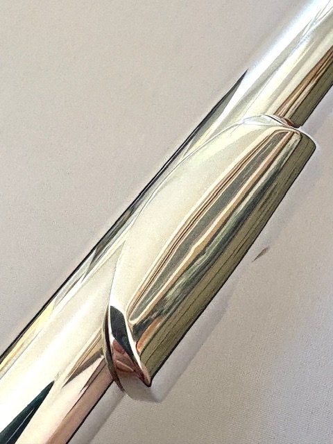 IMG_6073.jpg Yamaha YFL-774 All Silver Professional Flute, Offset G, Heavywall, Split E Mechanism, Upgraded Lillian Burkart Headjoint, Overhauled!, Warranty!!