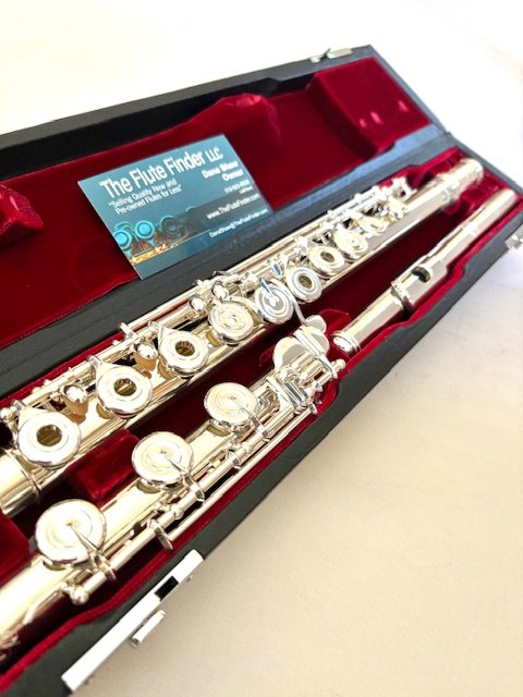 IMG_6778.jpg New! DiZhao DZ D-SP All Silver Handmade Flute, Offset G, Split E Mechanism, C# Trill, D# Roller, Factory Warranty!
