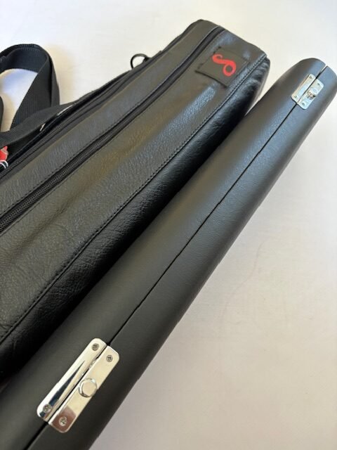 IMG_7073-rotated-1.jpg New! Haynes Samperi Pinnacle Flute, Sterling Silver Hand-cut Headjoint, 14K Riser, Silver body, Offset G, D# Roller, C# Trill, Split E Mechanism, Warranty!