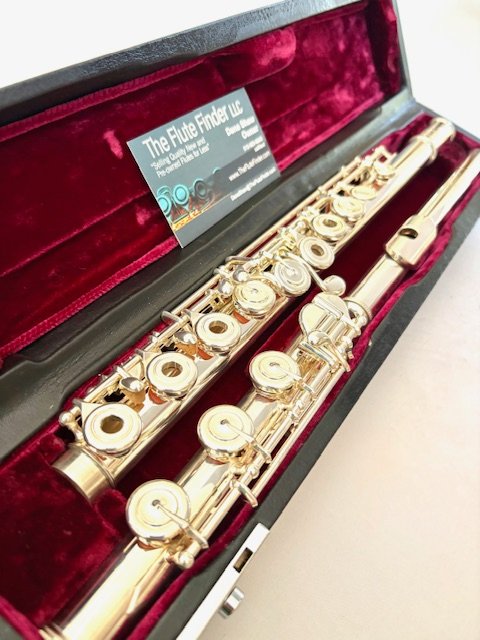 IMG_7074.jpg New! Haynes Samperi Pinnacle Flute, Sterling Silver Hand-cut Headjoint, 14K Riser, Silver body, Offset G, D# Roller, C# Trill, Split E Mechanism, Warranty!
