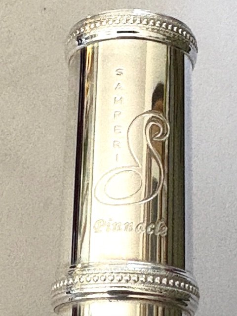 IMG_7080.jpg New! Haynes Samperi Pinnacle Flute, Sterling Silver Hand-cut Headjoint, 14K Riser, Silver body, Offset G, D# Roller, C# Trill, Split E Mechanism, Warranty!