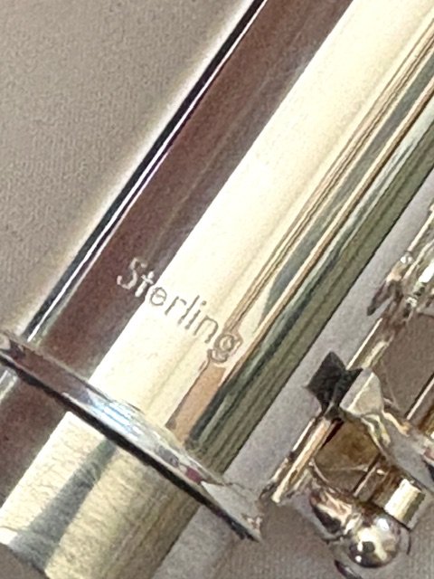 IMG_7087.jpg New! Haynes Samperi Pinnacle Flute, Sterling Silver Hand-cut Headjoint, 14K Riser, Silver body, Offset G, D# Roller, C# Trill, Split E Mechanism, Warranty!