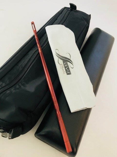 IMG_7662.jpg SOLD - Levit Handmade All Silver Flute, Offset G, C# Trill, Split E Mechanism, 14k Gold Riser, MINT!