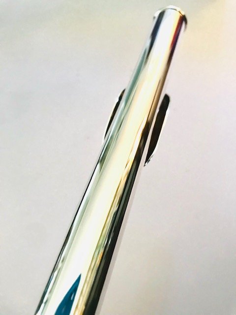 IMG_7669.jpg SOLD - Levit Handmade All Silver Flute, Offset G, C# Trill, Split E Mechanism, 14k Gold Riser, MINT!