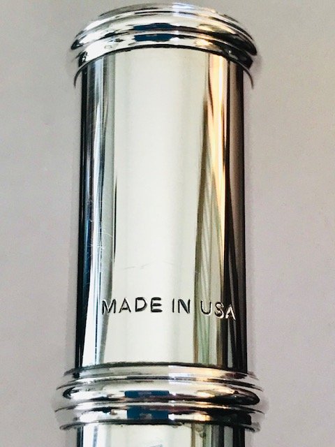 IMG_7673.jpg SOLD - Levit Handmade All Silver Flute, Offset G, C# Trill, Split E Mechanism, 14k Gold Riser, MINT!