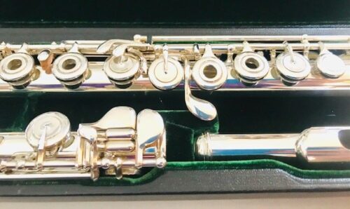 IMG_7677.jpg SOLD - Levit Handmade All Silver Flute, Offset G, C# Trill, Split E Mechanism, 14k Gold Riser, MINT!