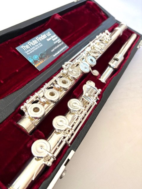 IMG_8031.jpg Haynes Amadeus AF-900 Flute, Sterling Silver Headjoint/Body, Offset G, C# Trill, Warranty!