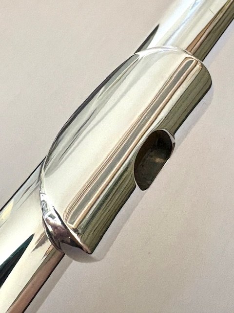 IMG_8034.jpg Haynes Amadeus AF-900 Flute, Sterling Silver Headjoint/Body, Offset G, C# Trill, Warranty!