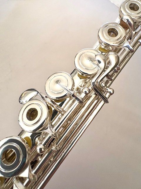 IMG_8042.jpg Haynes Amadeus AF-900 Flute, Sterling Silver Headjoint/Body, Offset G, C# Trill, Warranty!