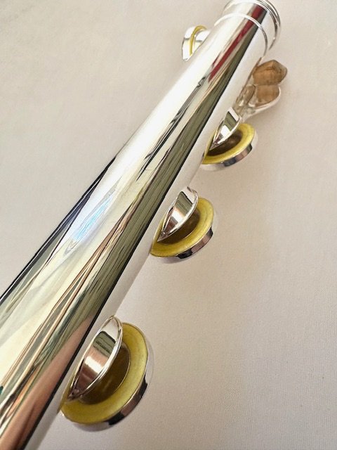 IMG_8044-1.jpg Haynes Amadeus AF-900 Flute, Sterling Silver Headjoint/Body, Offset G, C# Trill, Warranty!