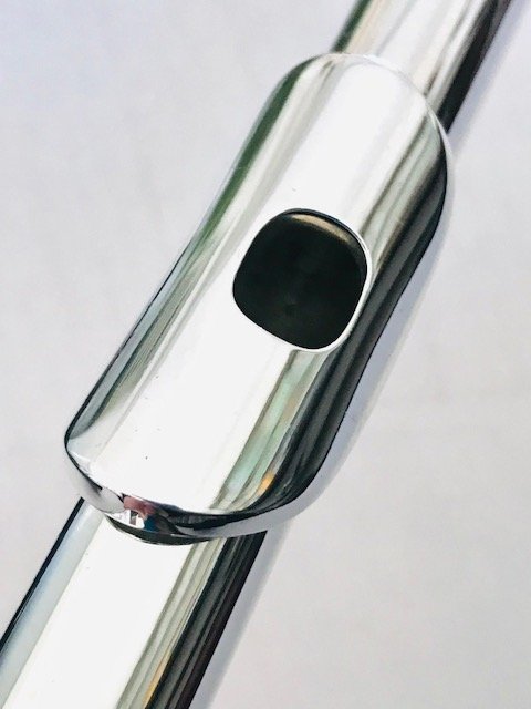 IMG_8044.jpg Haynes Handmade All Silver Flute, In-line G, B foot, Overhauled, Warranty!