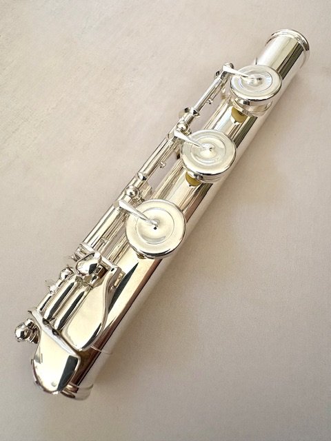 IMG_8046-1.jpg Haynes Amadeus AF-900 Flute, Sterling Silver Headjoint/Body, Offset G, C# Trill, Warranty!