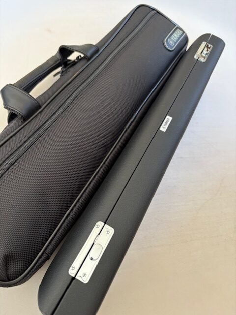 IMG_8067-rotated-1.jpg Yamaha YFL 462 Solid Silver Flute, Offset G, Flute Finder Warranty!