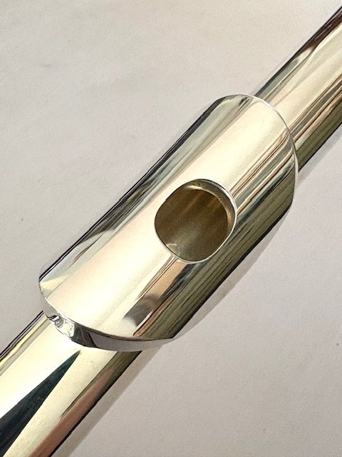 IMG_8069.jpg Yamaha YFL 462 Solid Silver Flute, Offset G, Flute Finder Warranty!