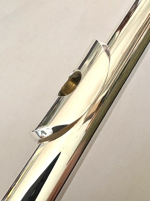 IMG_8070.jpg Yamaha YFL 462 Solid Silver Flute, Offset G, Flute Finder Warranty!