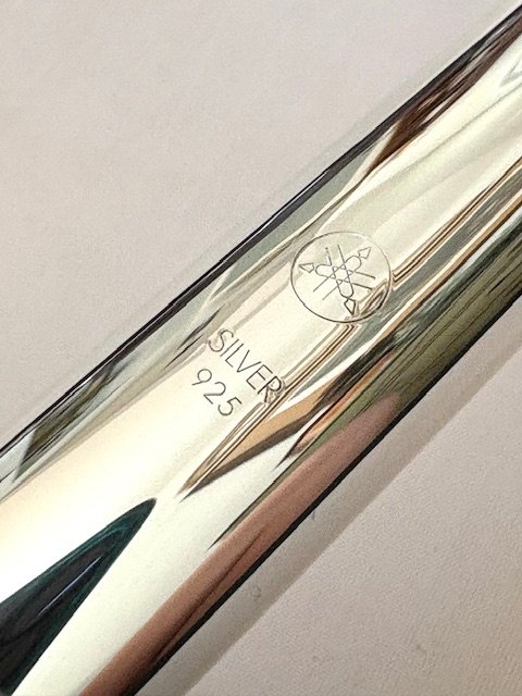IMG_8073.jpg Yamaha YFL 462 Solid Silver Flute, Offset G, Flute Finder Warranty!