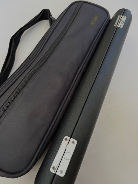 IMG_8146.jpg Altus Azumi AZ2 Flute-Sterling Silver Headjoint, Offset G, B foot