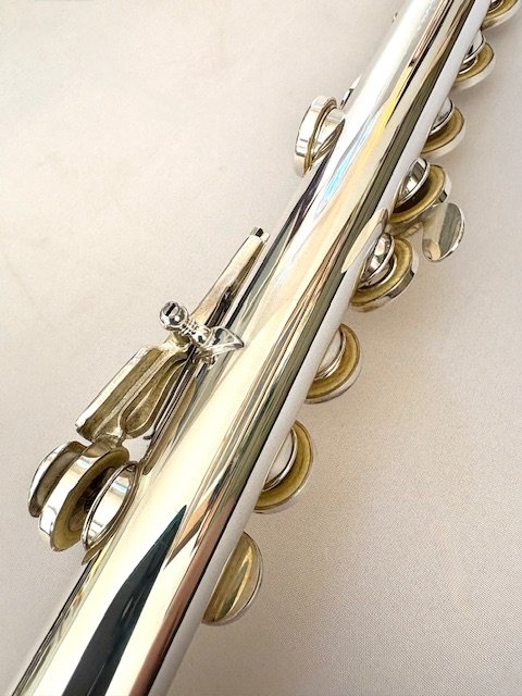 IMG_8157.jpg Altus Azumi AZ2 Flute-Sterling Silver Headjoint, Offset G, B foot