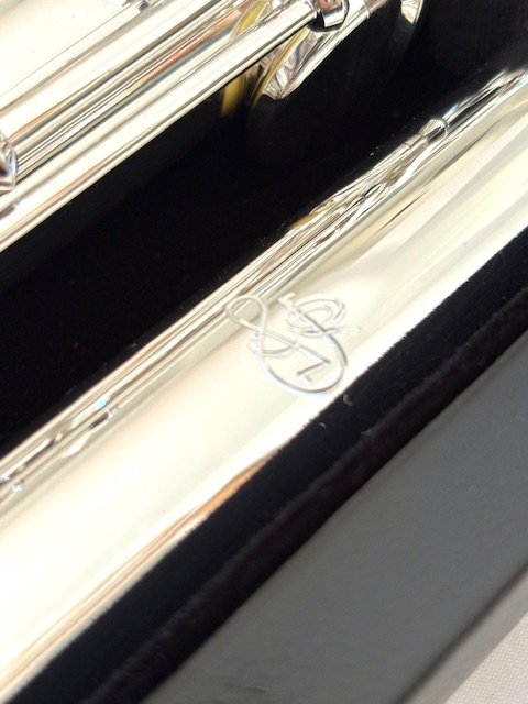 IMG_8387.jpg New! DiZhao DZA-200 Silver Alto Flute, Sterling Silver Straight Headjoint, Body, Foot, Silver plated curved Head and mechanism, Factory Warranty!