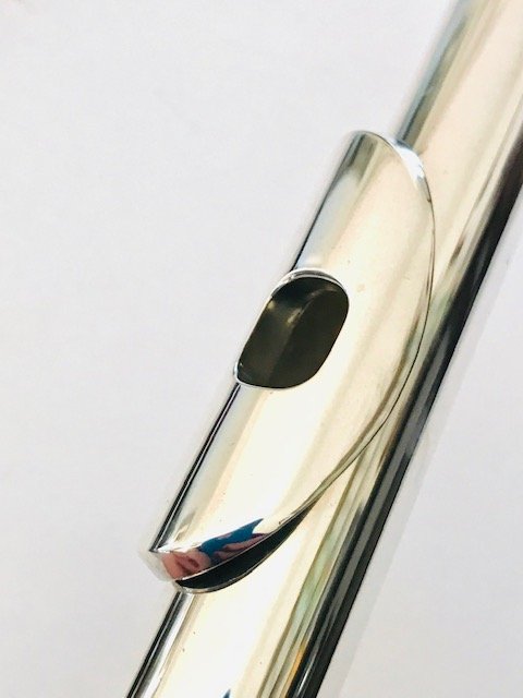 IMG_8701.jpg New Haynes Weissman Q1 HRODV Flute, Silver Haynes Classic Headjoint, Offset G, D# Roller, Tone Holes, Warranty!
