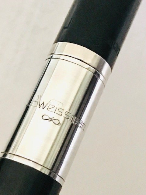 IMG_9245.jpg New Weissman Grenadilla and Cocobolo Wood Piccolo, Reverse Wave Headjoint, Warranty!