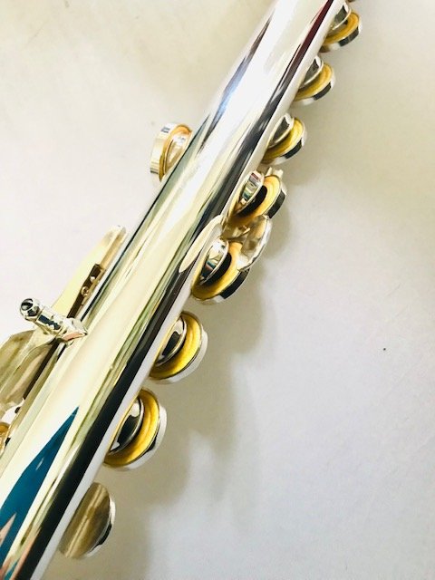 IMG_9759.jpg Pearl PF-505 Flute, Curved and Straight Headjoints, Closed Hole, Offset G, Split E Mechanism, Warranty!