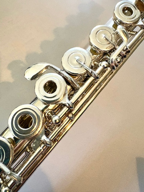 Jack Moore Handmade Flute with 2 headjoints and 2 foot joints, 14k headjoint, Sterling Silver headjoint, Offset G, C Foot and B Foot both with D# Rollers, Warranty!