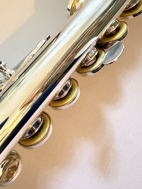 Jack Moore Handmade Flute with 2 headjoints and 2 foot joints, 14k headjoint, Sterling Silver headjoint, Offset G, C Foot and B Foot both with D# Rollers, Warranty!