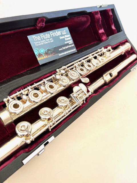 Yamaha YFL-687 Professional Level Solid Silver Flute, Heavywall, In-line G, C# Trill, High E Facilitator, 1-year Warranty!