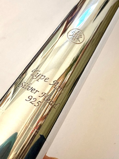 Yamaha YFL-687 Professional Level Solid Silver Flute, Heavywall, In-line G, C# Trill, High E Facilitator, 1-year Warranty!