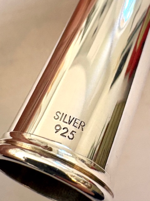 Yamaha YFL-687 Professional Level Solid Silver Flute, Heavywall, In-line G, C# Trill, High E Facilitator, 1-year Warranty!