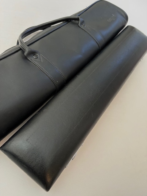 Yamaha YFL-684H Professional Level Solid Silver Flute, In-line G, C# Trill Key, High E Facilitator, B foot, 1-Year Warranty!