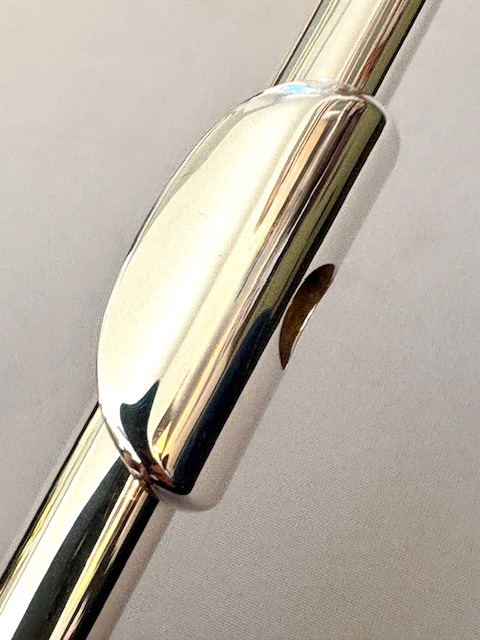 Yamaha YPC-82 Professional Piccolo, Sterling Silver Headjoint, Sterling Silver keys and mechanism, Grenadilla Wood Body, 1-Year Warranty!