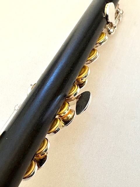 Yamaha YPC-82 Professional Piccolo, Sterling Silver Headjoint, Sterling Silver keys and mechanism, Grenadilla Wood Body, 1-Year Warranty!