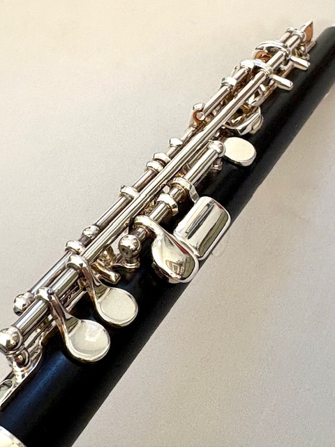 Yamaha YPC-82 Professional Piccolo, Sterling Silver Headjoint, Sterling Silver keys and mechanism, Grenadilla Wood Body, 1-Year Warranty!