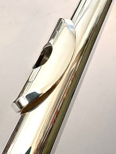 IMG_0946 Muramatsu DS All Silver Flute, Inline G, Heavywall, D# Roller, High E Facilitator, Tsubasa headjoint Cut, 1-Year Warranty!