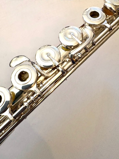 IMG_0954 Muramatsu DS All Silver Flute, Inline G, Heavywall, D# Roller, High E Facilitator, Tsubasa headjoint Cut, 1-Year Warranty!