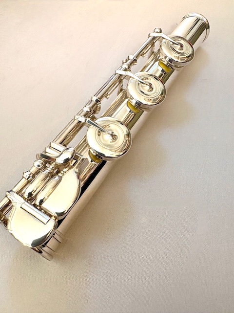 IMG_0959 Muramatsu DS All Silver Flute, Inline G, Heavywall, D# Roller, High E Facilitator, Tsubasa headjoint Cut, 1-Year Warranty!